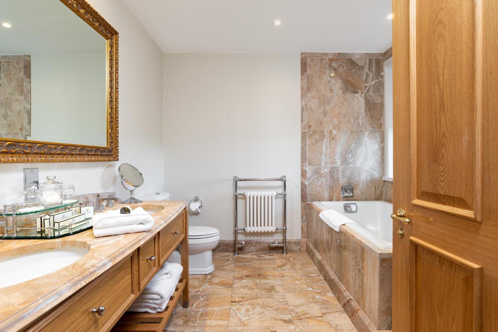 Trump Macleod House & Lodge, Scotland 巴尔莫迪 外观 照片